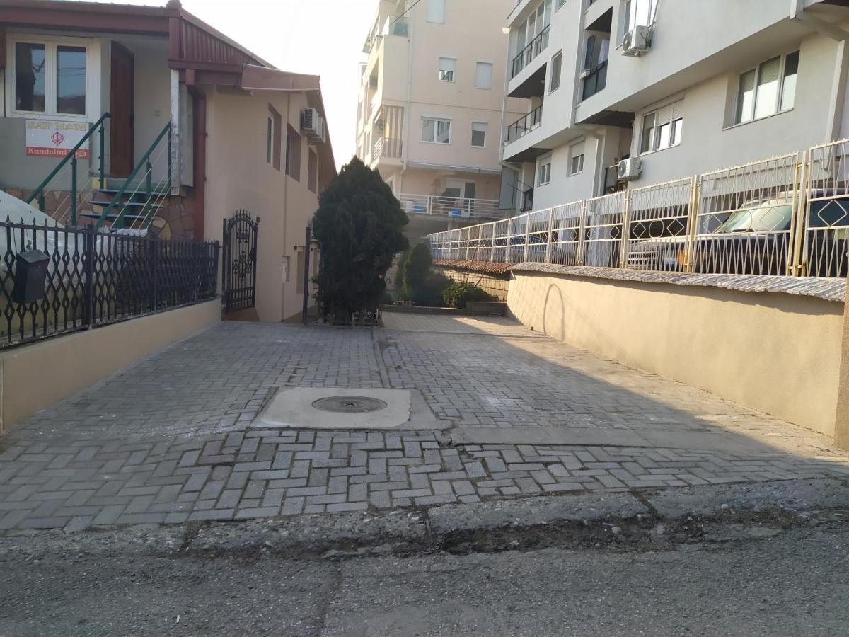 Vini Studio With Private Parking Σκόπια Εξωτερικό φωτογραφία